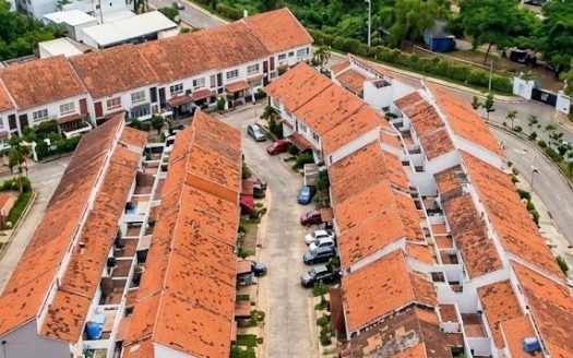 VENTA CASA CALLE 200. PRADOS DE LAURENTIA