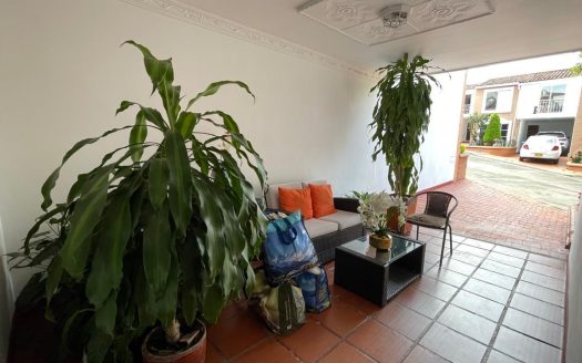 VENTA CASA  LAGOS DEL CACIQUE. CONJUNTO CACIQUE IMPERIAL