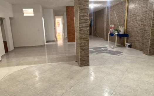 VENTA CASA COMERCIAL SAN MIGUEL CON LOCAL COMERCIAL Y APARTAMENTO