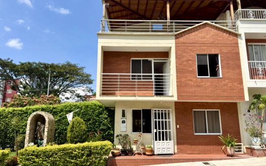 VENTA CASA JUNÍN.  CONJUNTO JUNÍN 2