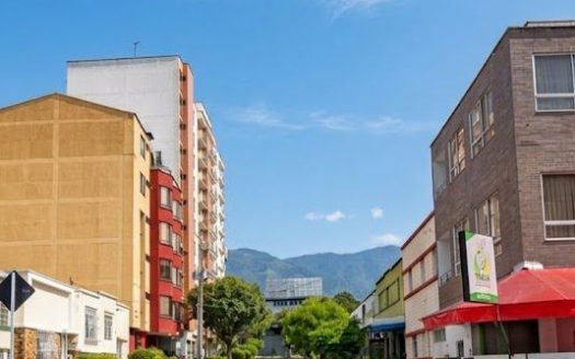 VENTA CASA ALARCON. CASA INDEPENDIENTE TRES NIVELES