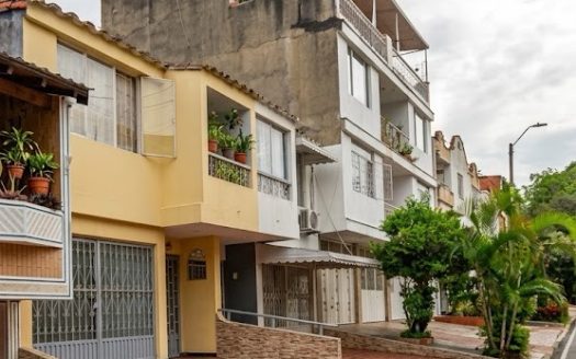 VENTA CASA DIAMANTE 2. CASA TRES NIVELES