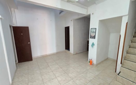 VENTA CASA ALARCON. CASA INDEPENDIENTE TRES NIVELES