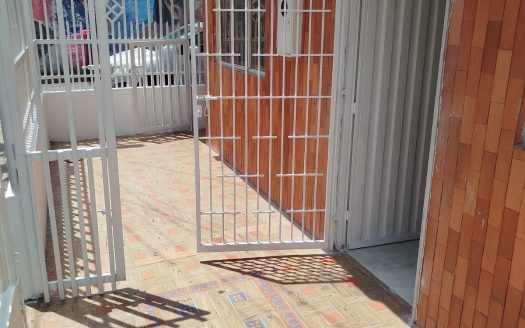 VENTA CASA TOLEDO PLATA. CASA ESQUINERA Y VEHICULAR