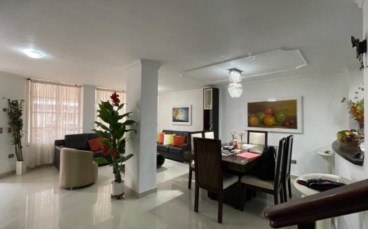 VENTA  CASA VICTORIA.  CASA TRES NIVELES Y ALTILLO