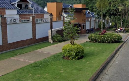 VENTA CASA LAGOS DEL CACIQUE. CONDOMINIO ALTOS DE CANTARELA