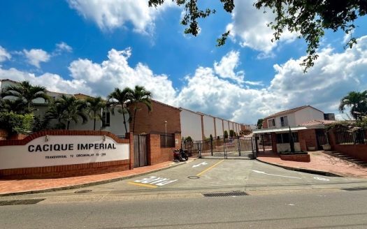 VENTA CASA LAGOS DEL CACIQUE. CONJUNTO CACIQUE IMPERIAL