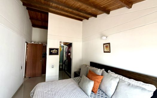 VENTA CASA LAGOS DEL CACIQUE. CONJUNTO CACIQUE IMPERIAL