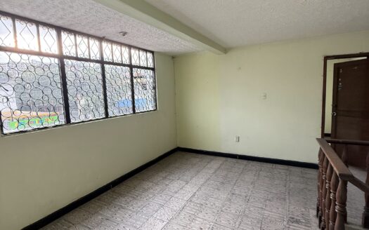 VENTA CASA PROVENZA. CASA ESQUINERA CON LOCAL COMERCIAL