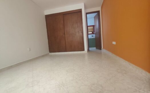 VENTA CASA CABECERA DEL LLANO. SECTOR PARQUE DE LOS LEONES