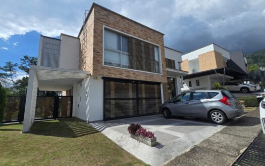VENTA CASA CAMPESTRE PIEDECUESTA. CONJUNTO TERRAZAS DE MENZULY