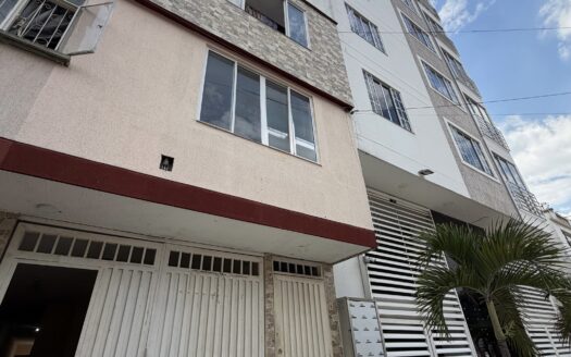 VENTA CASA  PROVENZA. CASA VEHICULAR TRES NIVELES