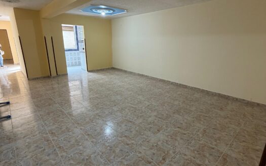VENTA CASA  PROVENZA. CASA VEHICULAR TRES NIVELES