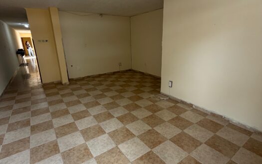VENTA CASA  PROVENZA. CASA VEHICULAR TRES NIVELES
