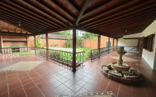 VENTA CASA LAGOS DEL CACIQUE. CONJUNTO RINCÓN DEL LAGO