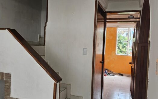 VENTA CASA LAGOS DEL CACIQUE. CONJUNTO PRADOS DE SANTA BÁRBARA