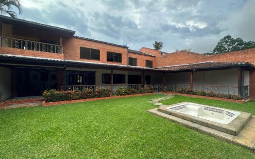 VENTA CASA LAGOS DEL CACIQUE. CONJUNTO RINCÓN DEL LAGO