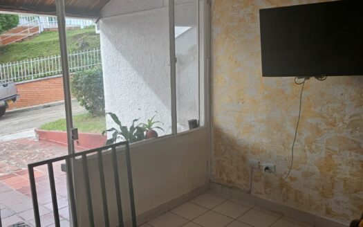 VENTA CASA LAGOS DEL CACIQUE. CONJUNTO PRADOS DE SANTA BÁRBARA